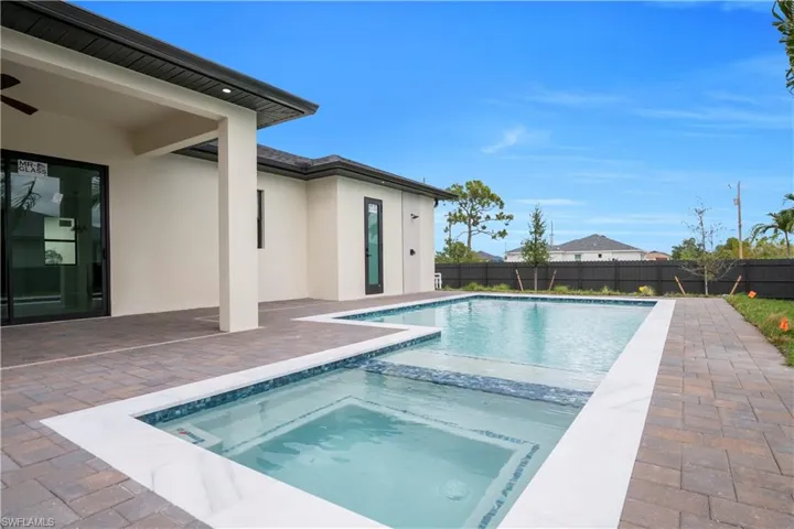 2406 Kismet Pkwy W, Cape Coral, Florida 33993