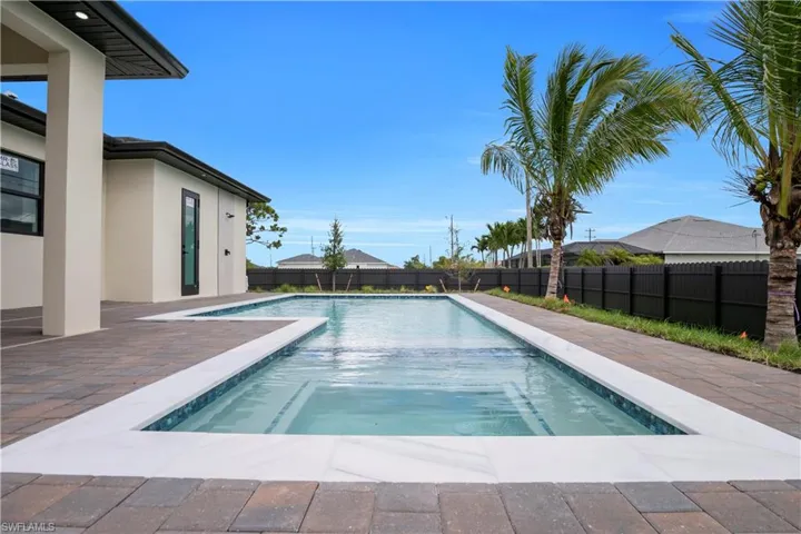 2406 Kismet Pkwy W, Cape Coral, Florida 33993