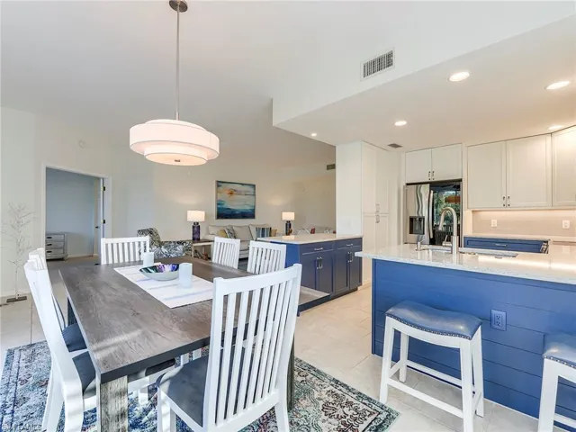 Blue theme in new kitchen