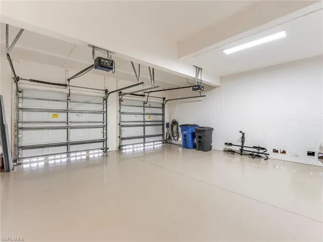 Clean & neat 2-car garage