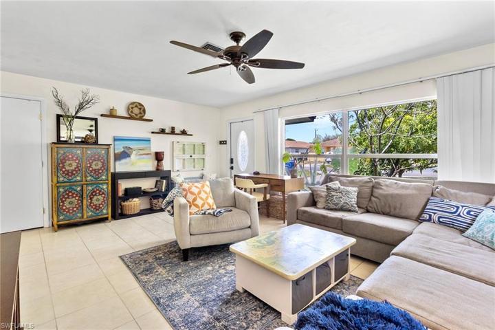 Spacious and open as you come into your home