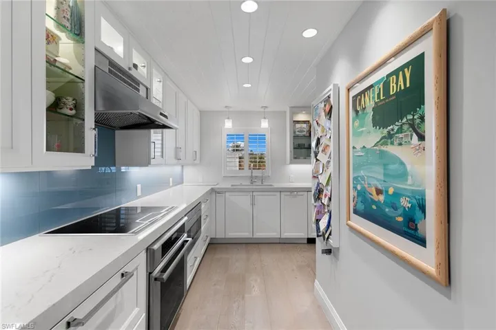 280  2nd S AVE, Naples, FL 34102