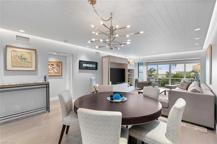 280  2nd S AVE, Naples, FL 34102