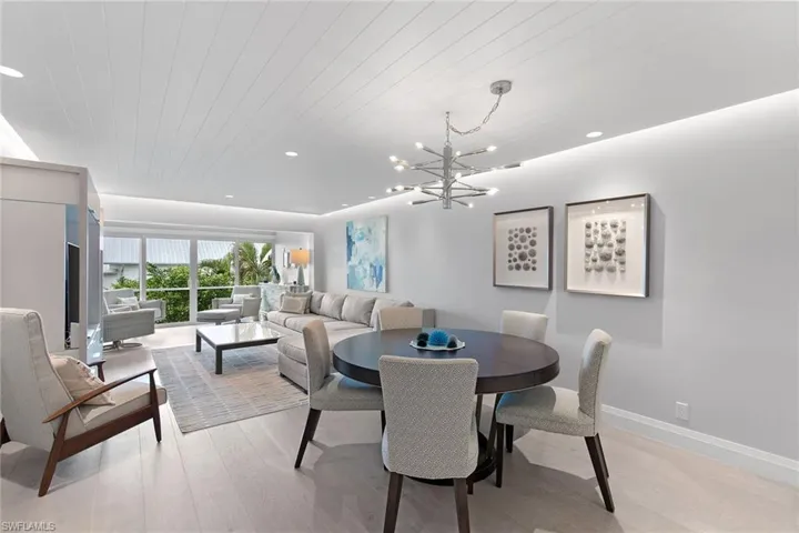 280  2nd S AVE, Naples, FL 34102