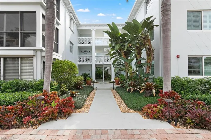 280  2nd S AVE, Naples, FL 34102