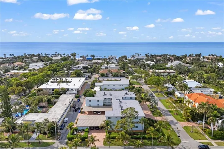 280  2nd S AVE, Naples, FL 34102