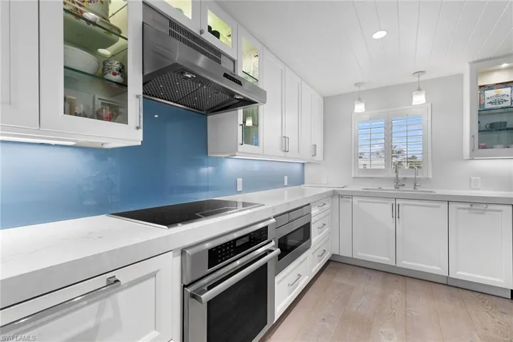 280  2nd S AVE, Naples, FL 34102