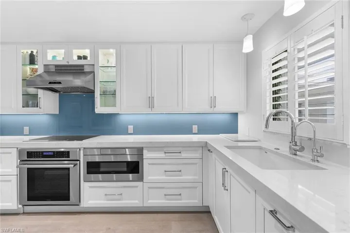 280  2nd S AVE, Naples, FL 34102