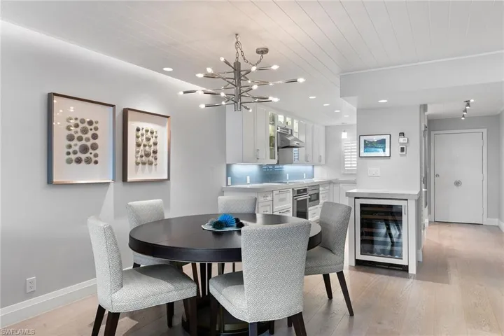280  2nd S AVE, Naples, FL 34102