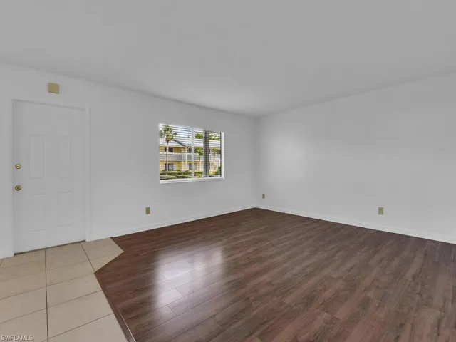 4617  Bayshore  DR, Naples, FL 34112