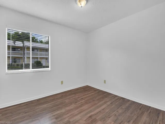 4617  Bayshore  DR, Naples, FL 34112