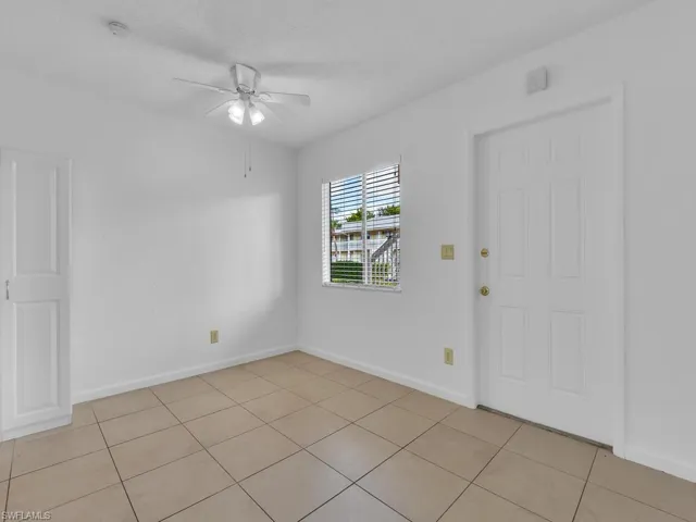 4617  Bayshore  DR, Naples, FL 34112