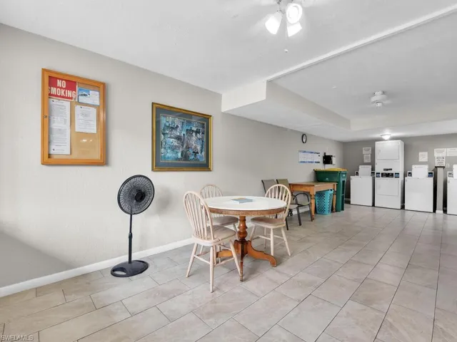 4617  Bayshore  DR, Naples, FL 34112
