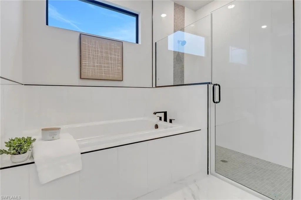 310 Nw 14th St, Cape Coral, Florida 33993, 4 Bedrooms Bedrooms, ,2 BathroomsBathrooms,Residential,For Sale,14th,225051250