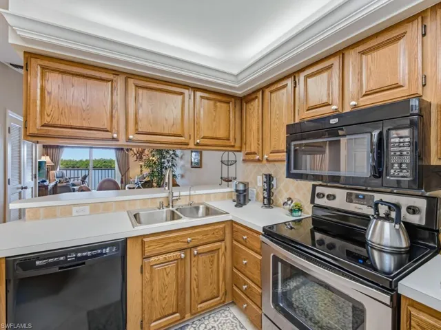 1045 Mainsail Dr 413, Naples, Florida 34114