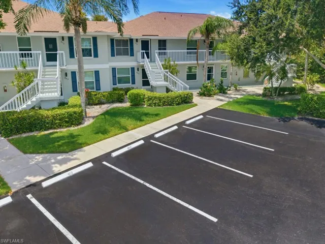 1045 Mainsail Dr 413, Naples, Florida 34114