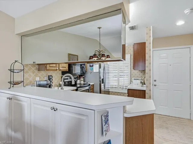 1045 Mainsail Dr 413, Naples, Florida 34114