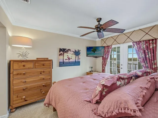 1045 Mainsail Dr 413, Naples, Florida 34114