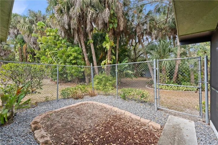 Excellent Dog area, complete security