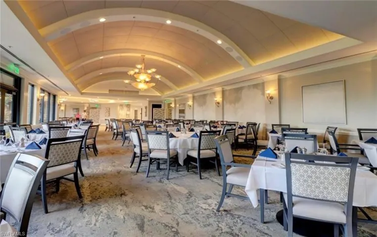 Restaurant in Country Club