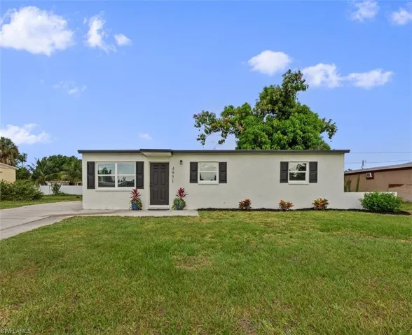 4951  Orange Grove  BLVD, North Fort Myers, FL 33903