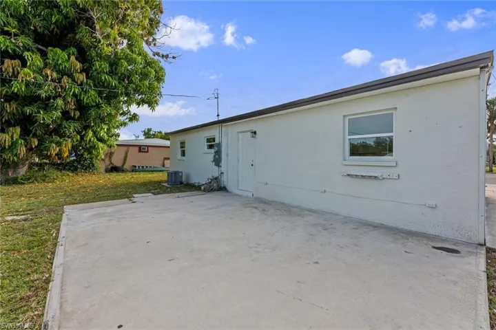 4951  Orange Grove  BLVD, North Fort Myers, FL 33903