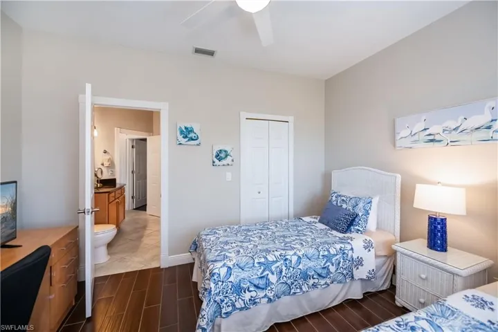 Front Guest Room with direct access to guest bath