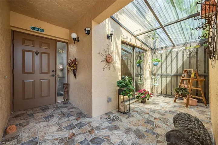 Covered front Porch