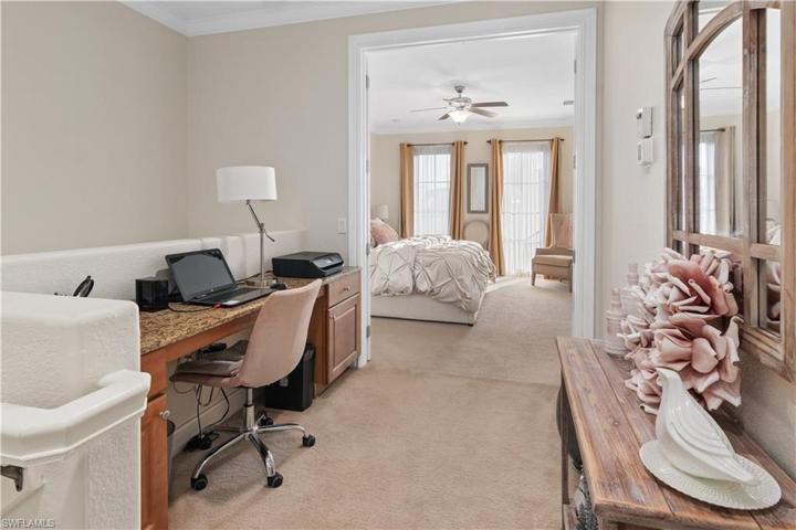 landing desk