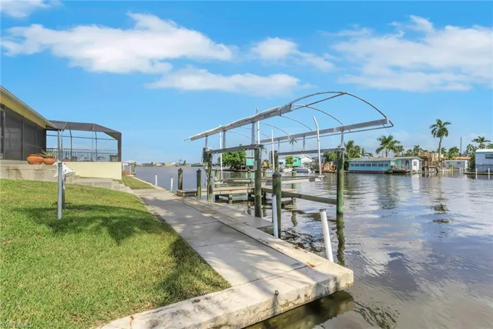 2480 Bayshore Dr, Matlacha, Florida 33993