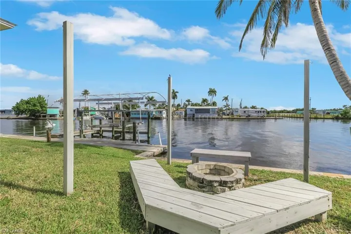 2480 Bayshore Dr, Matlacha, Florida 33993