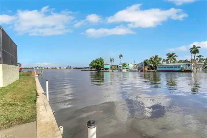 2480 Bayshore Dr, Matlacha, Florida 33993