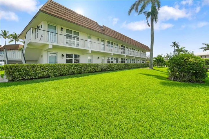 Your ground floor beach bunglow affords you easy access to the pool and laundry facility