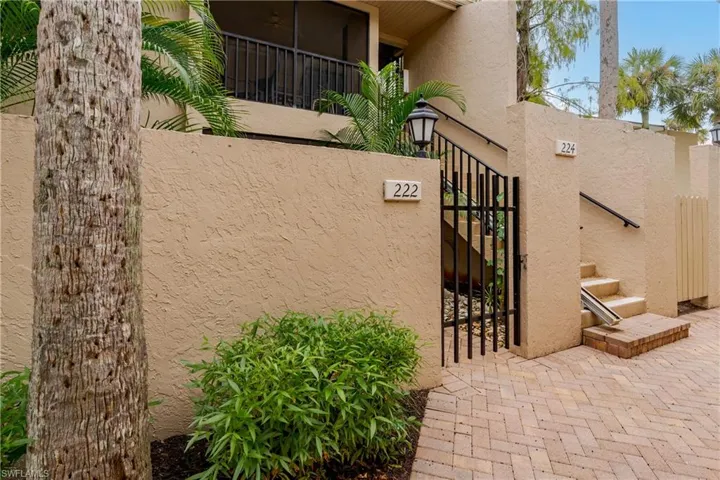 222  Foxtail  CT, Naples, FL 34104