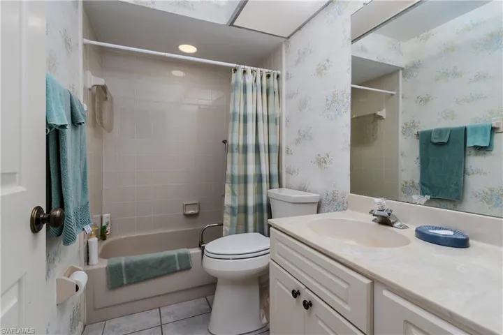 222  Foxtail  CT, Naples, FL 34104