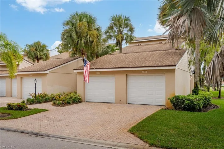 222  Foxtail  CT, Naples, FL 34104