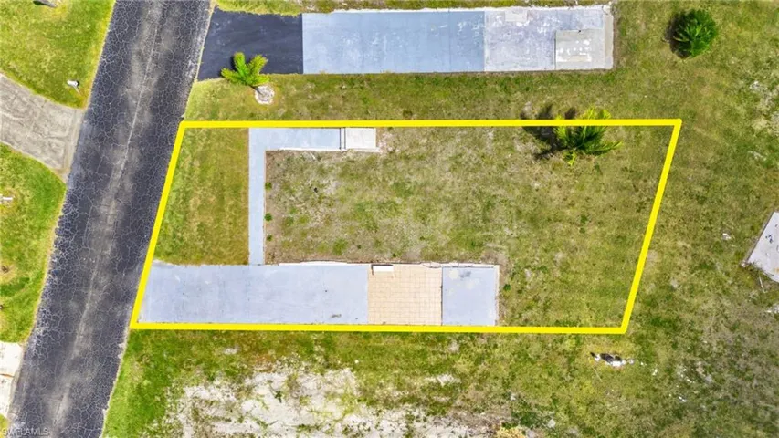 26  Cottonwood  DR, Fort Myers, FL 33908