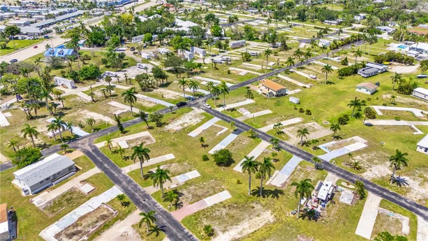 26  Cottonwood  DR, Fort Myers, FL 33908