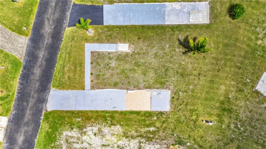 26  Cottonwood  DR, Fort Myers, FL 33908