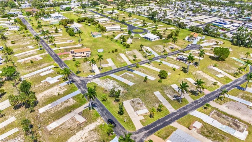 26  Cottonwood  DR, Fort Myers, FL 33908