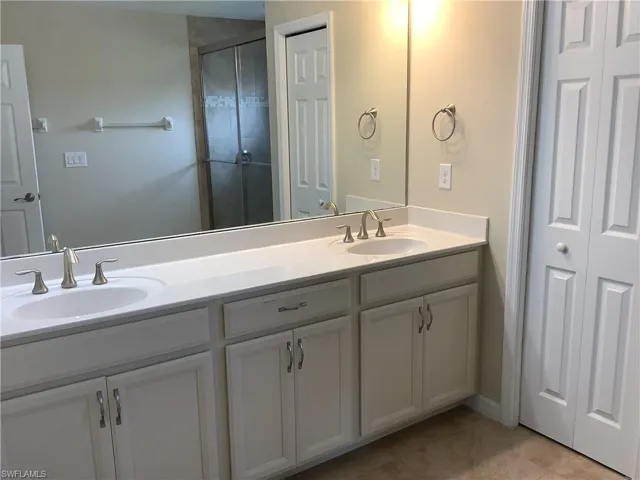 3879  Tilbor  CIR, Fort Myers, FL 33916