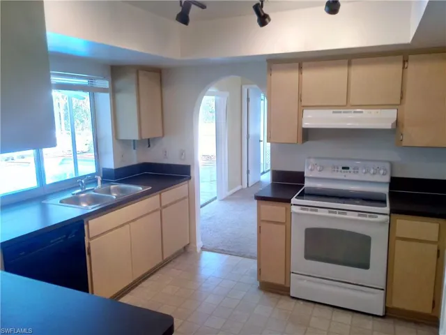 1405 SE 34th  TER, Cape Coral, FL 33904