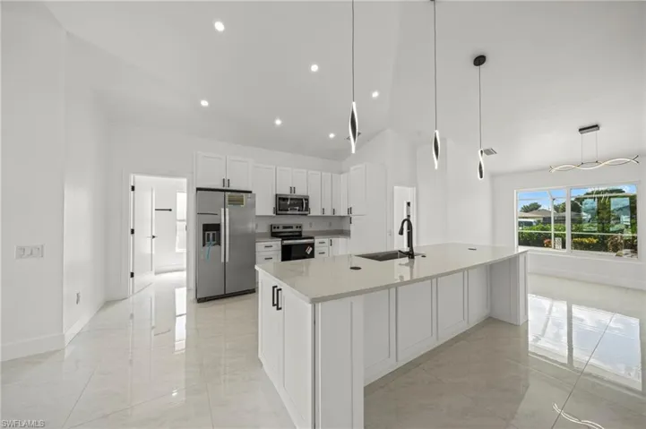624 Ne 2nd Pl, Cape Coral, Florida 33909