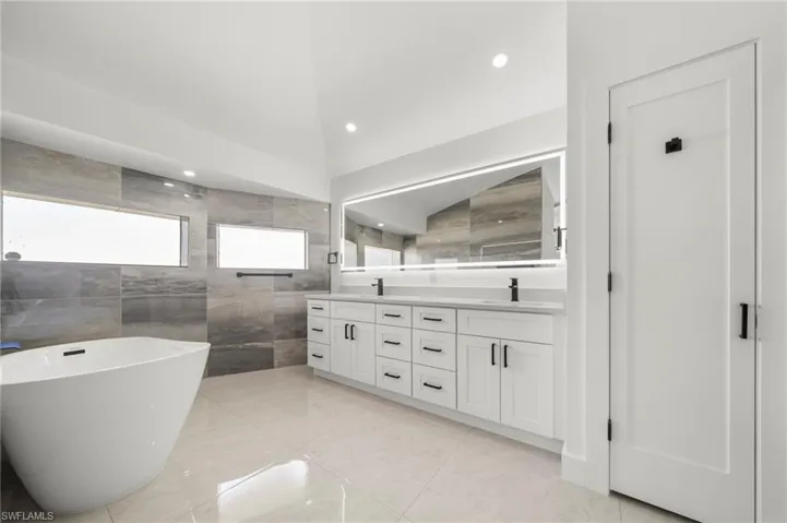 624 Ne 2nd Pl, Cape Coral, Florida 33909