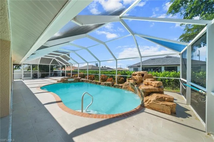 624 Ne 2nd Pl, Cape Coral, Florida 33909