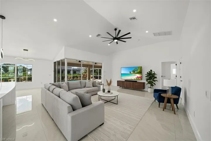 624 Ne 2nd Pl, Cape Coral, Florida 33909