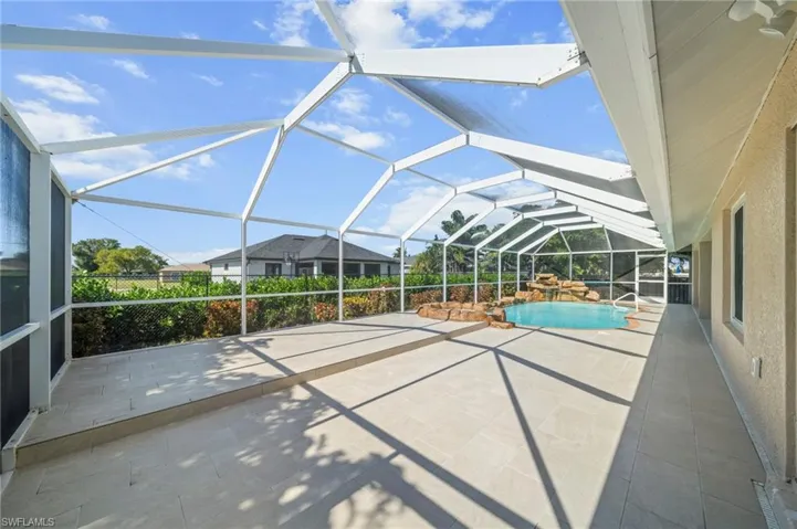 624 Ne 2nd Pl, Cape Coral, Florida 33909