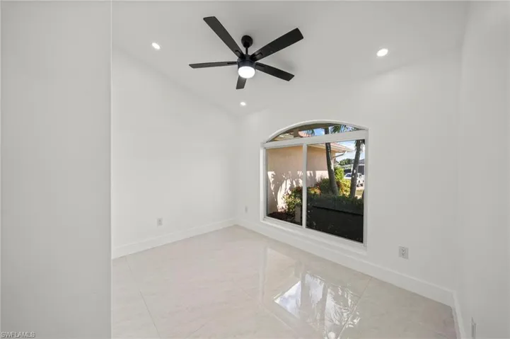 624 Ne 2nd Pl, Cape Coral, Florida 33909