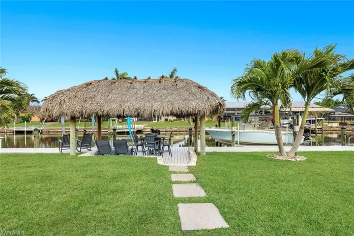 419  Pinecrest  CT, Cape Coral, FL 33904
