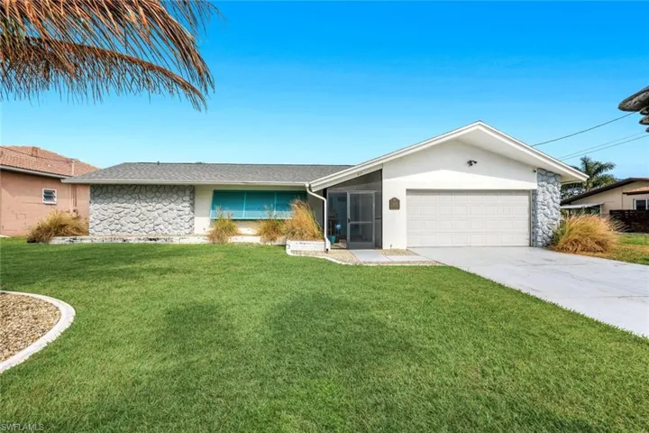 419  Pinecrest  CT, Cape Coral, FL 33904